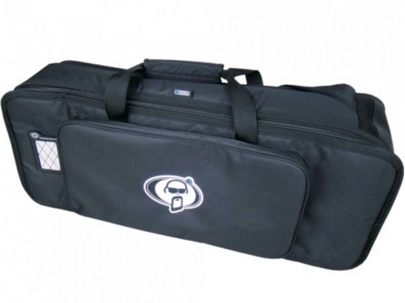 Protection Racket 30'' x 11'' x 7'' + Zipped Pocket Hardware Bag