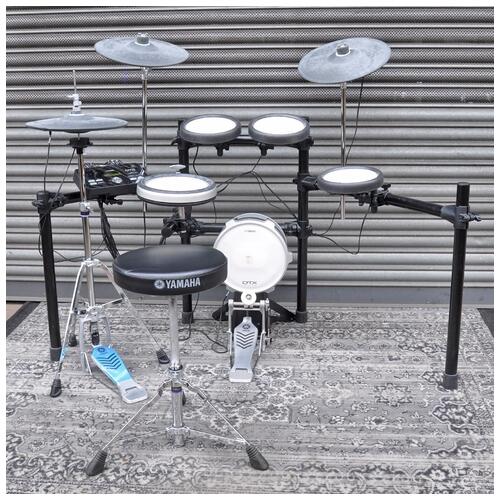 Image 2 - Yamaha Dtx582k Electronic Drum Kit With Pedal And Throne *2nd Hand*