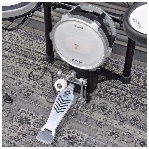 Image 4 - Yamaha Dtx582k Electronic Drum Kit With Pedal And Throne *2nd Hand*