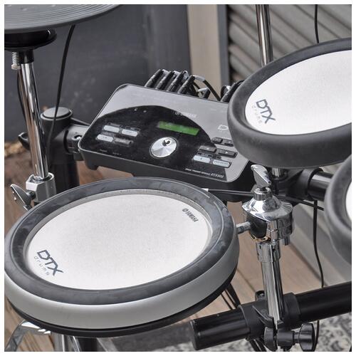 Image 9 - Yamaha Dtx582k Electronic Drum Kit With Pedal And Throne *2nd Hand*